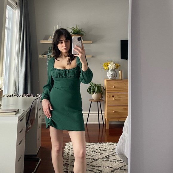 Aritzia (Sunday Best), size medium green longsleeve flowy dress - Picture 5 of 5